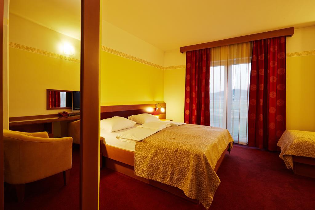 Hotel Vila Emei Μαριμπόρ Δωμάτιο φωτογραφία